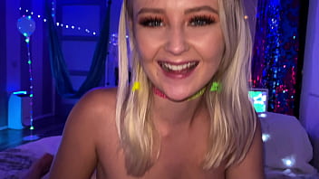 Natalia queen and laney grey enjoy a steamy threesome