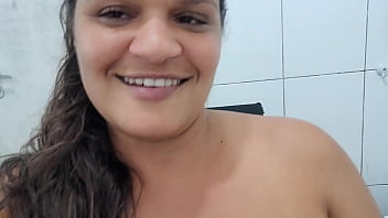 Buceta gigante peluda e molhada da paty bumbum