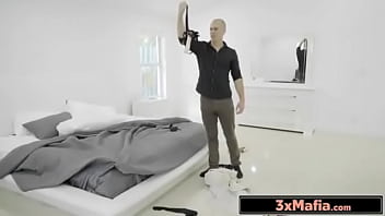 Kelsi monroe and khloe kapri share a cock in the 4