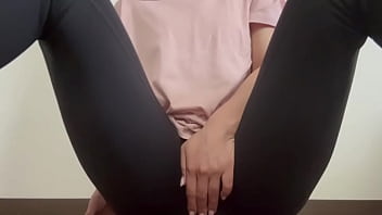 スポーツジムで男性の臭い汗の臭いを嗅ぎながら運動してたらムラムラしてきて、家に帰ってきてそのままオナニーしちゃいました