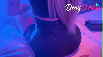 Not resisting my stepsister's big juicy ass