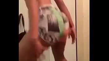 Jiggly ass booty twerk lola b