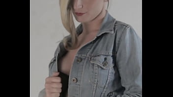 Con pollerita de cuero