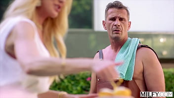 Vixenplus horny milf cheats on hubby