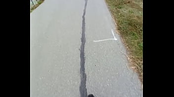 Mujer caliente se sorprende por mi bulto