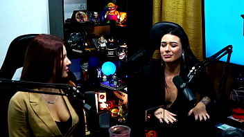 Elas empinaram gostoso o rabão e ainda pediu para bater pocahontas carioca isa albuquerque & clara dal'col