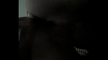 Un gode dans le cul pour satisfaire ces envies