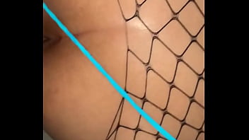 Y mas cuando se pone mallas y esa tanga azul