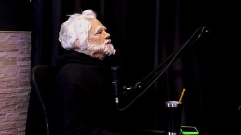 Morena com os lindos peitos de fora se exibindo fala que é mais seletiva não faz sexo anal e a sentada em um gordinho alice vasconcelos watch sheer red