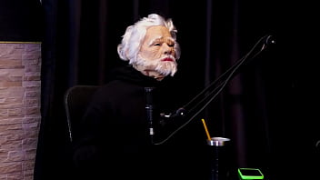 Morena com os lindos peitos de fora se exibindo fala que é mais seletiva não faz sexo anal e a sentada em um gordinho alice vasconcelos watch sheer red