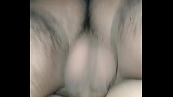 Disfruta de mi vergota dentro de ella