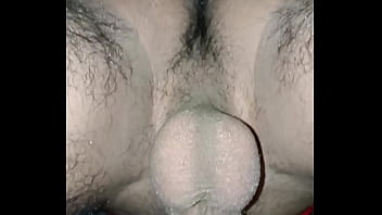 Disfruta de mi vergota dentro de ella