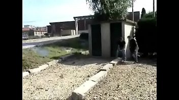 Camera cachée robe noire