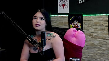 Tem fetiche em pele o boquete é o seu forte gravou com um pau de 24cm teve experiência com dois homens e gosta de pequeno e grosso kalyca watch sheer red