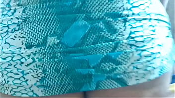Flagrei minha madrasta tendo um squirt e acabei fudendo ela Flagrei minha madrasta tendo um squirt e acabei fudendo ela