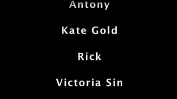 Sucker dry gozando forte na boca da gata