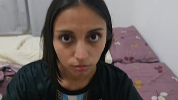 La novia de mi amigo esta enferma y le doy mi enorme verga como medicina