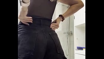 I kinda like giving myself a wedgie