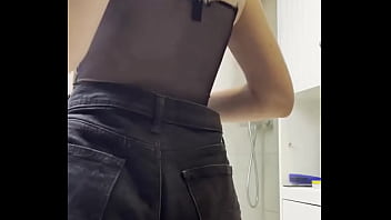 I kinda like giving myself a wedgie