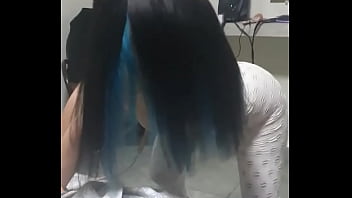 Me caga el reaggeton pero si te están moviendo el culo así ya es diferente