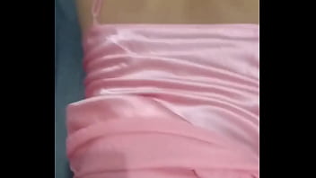 Bokep indonesia di ajak mampir kerumah sama tetangga saat suaminya pergi mancing