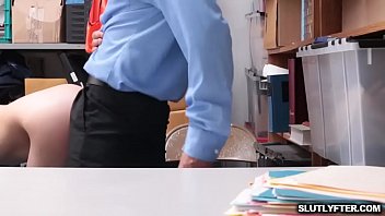 Sexy hottie bobbi dylan taking on a large dick