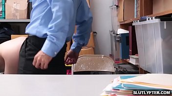 Sexy hottie bobbi dylan taking on a large dick