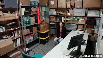 Sexy hottie bobbi dylan taking on a large dick