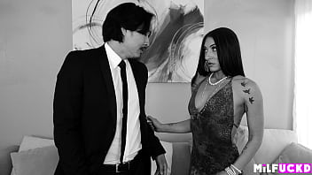 Femme fatale seduces private investigator