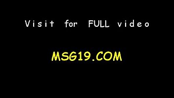 Stunner in pantyhose sucks wang