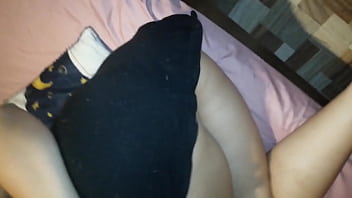 Le chupo la verga a mi hermanastro y dejo que me follen a cuatro patas como una zorra