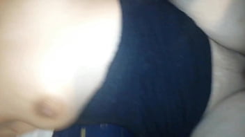 Le chupo la verga a mi hermanastro y dejo que me follen a cuatro patas como una zorra