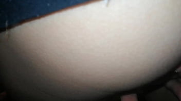 Le chupo la verga a mi hermanastro y dejo que me follen a cuatro patas como una zorra