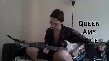 Cutie strumming
