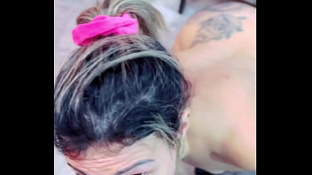 Contratei um fotógrafo para um ensaio na minha casa ele acabou me fudendo todinha