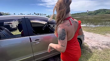 Amigos fazem sexo no meio da savana africana