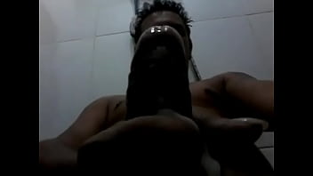 Safado batendo punheta