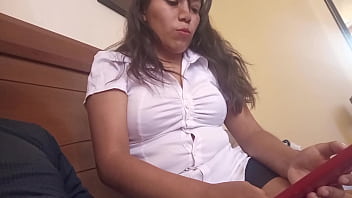 Mi secretaria quiere su dosis de leche diaria su novio esta trabajando de delivery