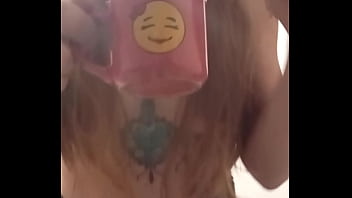 Bonjour mes coquins je vous offre le café