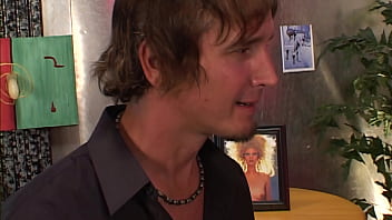 Anal Teen Threesome thumbnail