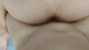 Achei um vídeo do meu tio comendo minha tia safada agora toda vez que vejo ela fico com tesão