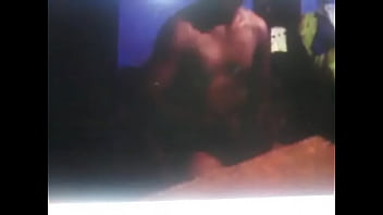 Arrecho mostrando sus miniaturas por web cam