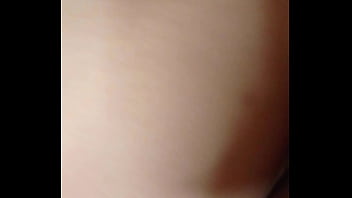 Chica jovencon su rico culo y su juguete