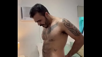 Grande 24cm De Pau Grosso E Peludo Me Arrombou Até Me Encher De Leite thumbnail