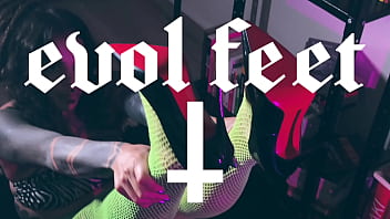 I know you can resist these feet I know you can resist these feet