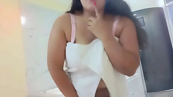 Sexo en el jacuzzi con el recepcionista del motel