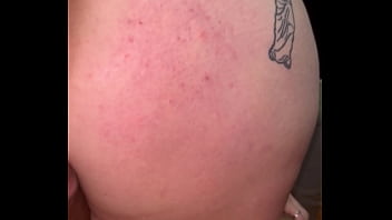 Vino mi amigo y le chupe la rica verga que tiene y me termino cojiendo rico hasta hacerme venir a lluvia de squirt