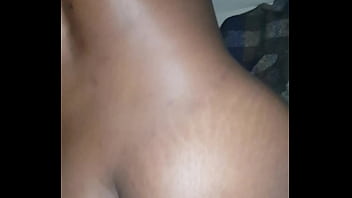 Noche de sexo con mi negrita en el sofá