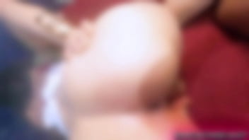 Professora milf gostosa agrada seu aluno que estava indo mal na sala de aula