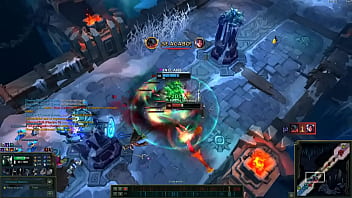 Aatrox flipa al ser cojido por un morde